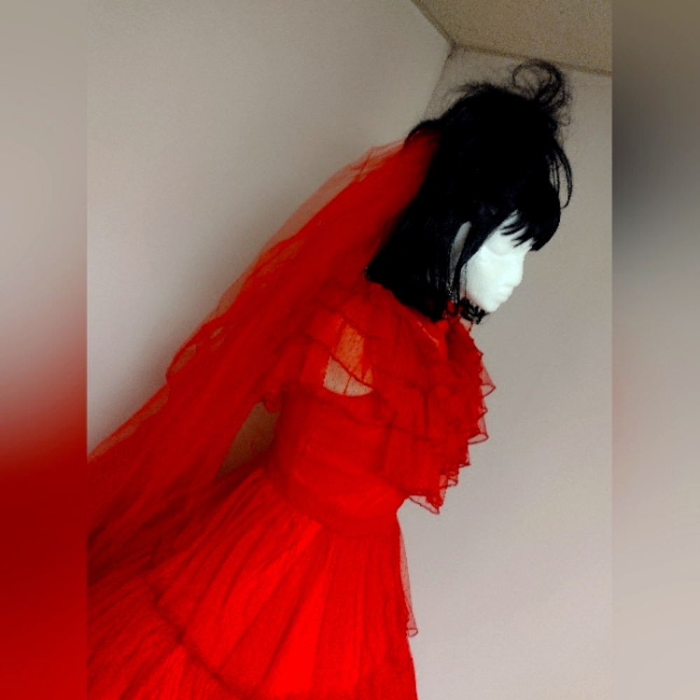 Lydia Beetlejuice Cosplay Red Wedding Gown